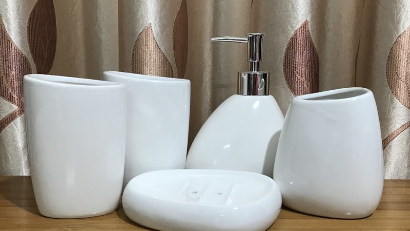 橡木浴室柜，为何成为上海业主的新宠？**